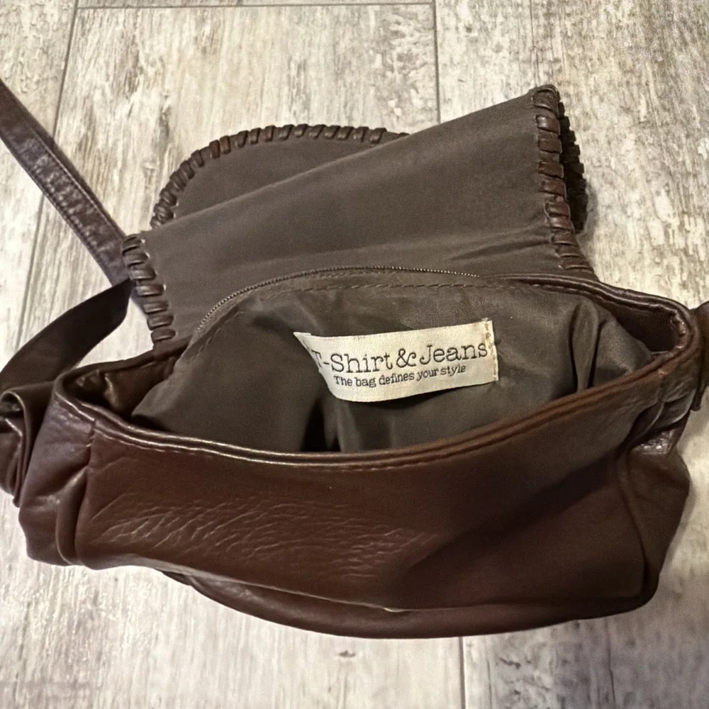 T-Shirt & Jeans Brown Leather Purse Vintage